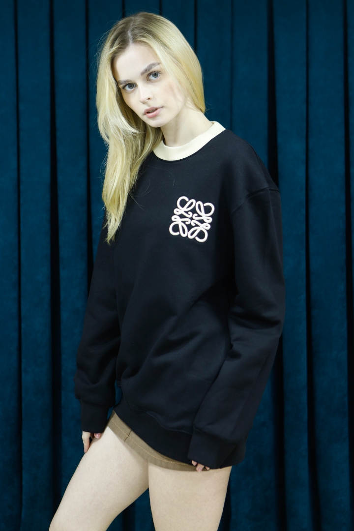 Loewe Siyah Nakış Detaylı Sweatshirt Unisex Loewe Siyah Nakış Detaylı Sweatshirt Unisex