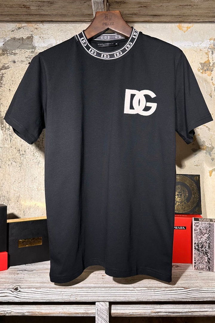 Siyah D&G Nakış Ve Yaka Detaylı Premium T-Shirt Siyah D&G Nakış Ve Yaka Detaylı Premium T-Shirt