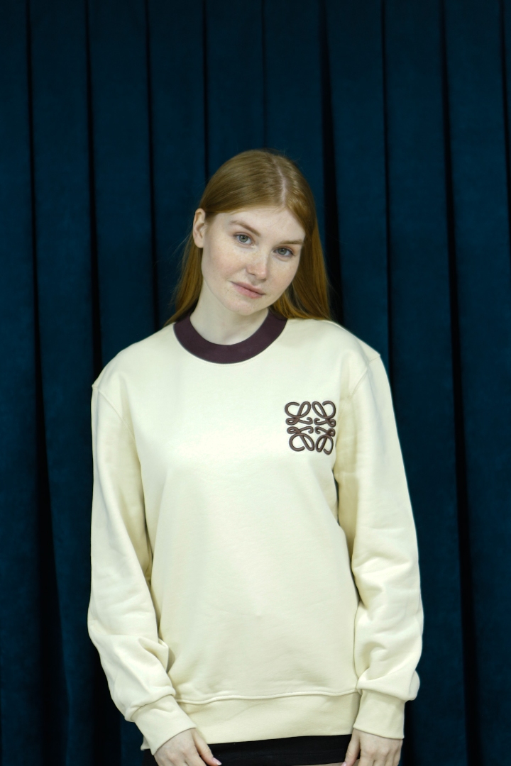 Loewe Krem Nakış Detaylı Sweatshirt Unisex Loewe Krem Nakış Detaylı Sweatshirt Unisex