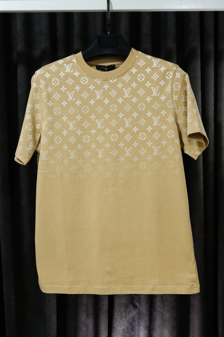 Erkek Taba Geçişli Empirme Baskı LV Premium T-Shirt Erkek Taba Geçişli Empirme Baskı LV Premium T-Shirt